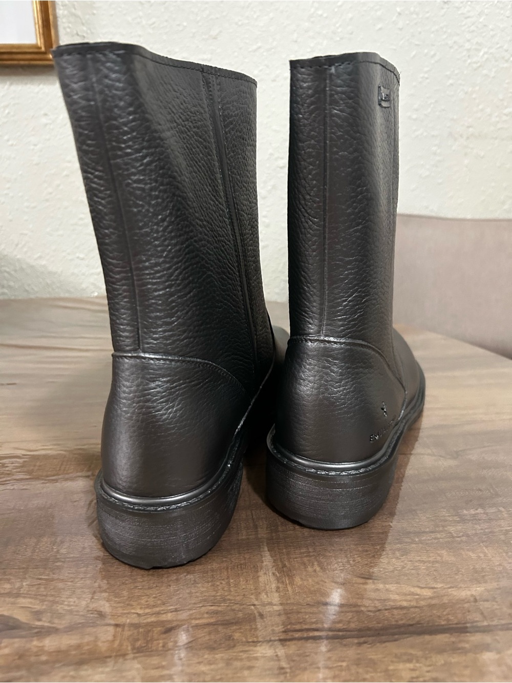 Emu Women's Mid-Calf Leather Winter Boots in Charcoal Gray - Picture 6 of 6
